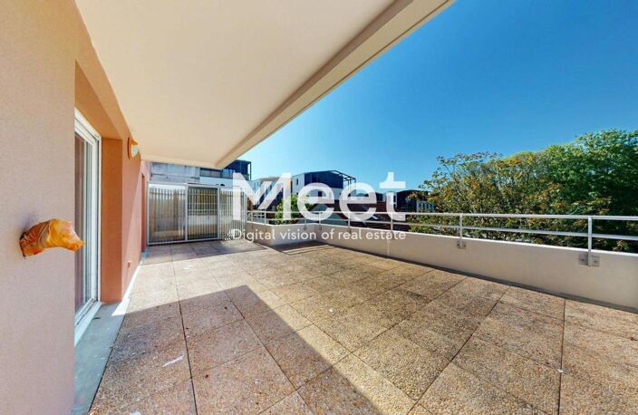 IMMEUBLE RECENT - 5 PIECES - COTEAUX-MALASSIS — photo 2