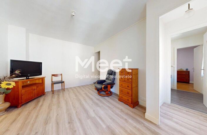 VILLEJUIF - 3 PIECES - COPROPRIETE FAMILIALE — photo 2