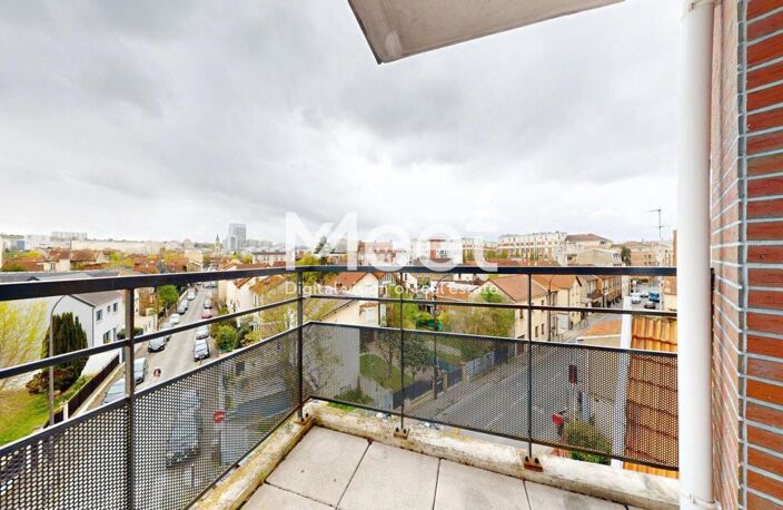 3 PIECES - IMMEUBLE RÉCENT - BALCON - VUE DÉGAGÉE — photo 4