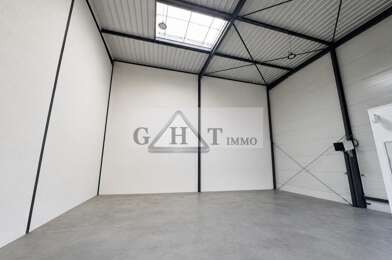 Local industriel  1372 €