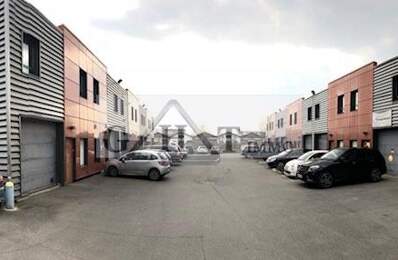 ENTREPÔT / BUREAUX 224 M² Á LOUER — photo du bien