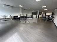 ENTREPÔT / BUREAUX 224 M² Á LOUER — photo 4