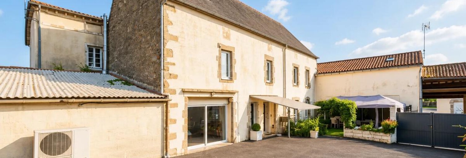 Maison 6 Pièces 178 m² à vendre à Saint-Pierre-du-Chemin (85120)
