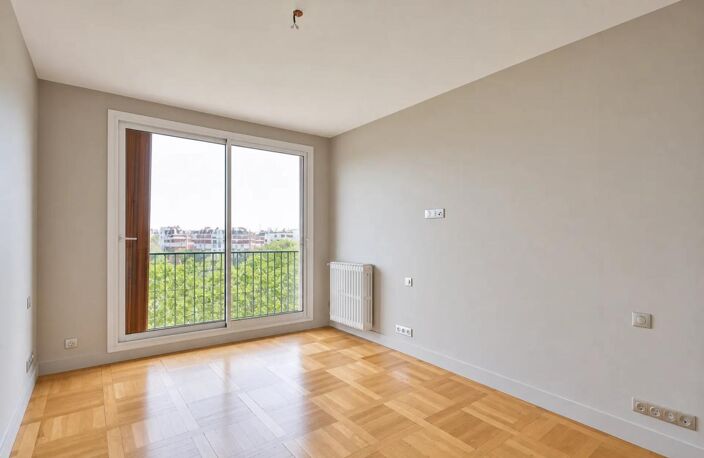 Appartement 2 pièces de 60 m² à Paris 16ème — photo 2