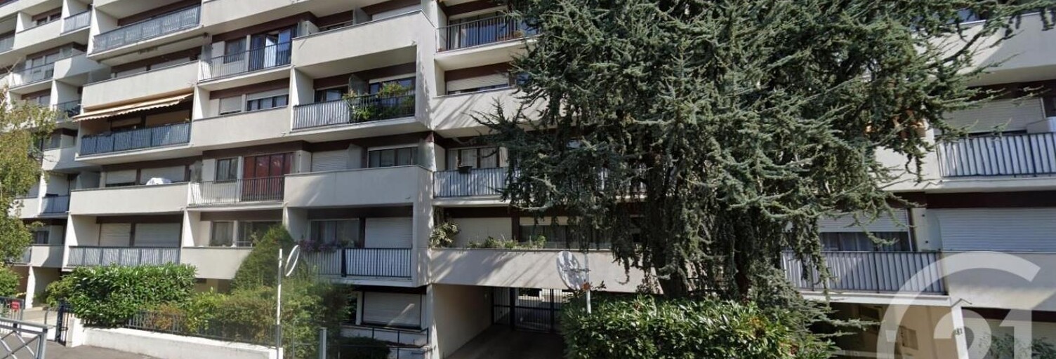 Garage  12 m² à louer à Choisy-le-Roi (94600)