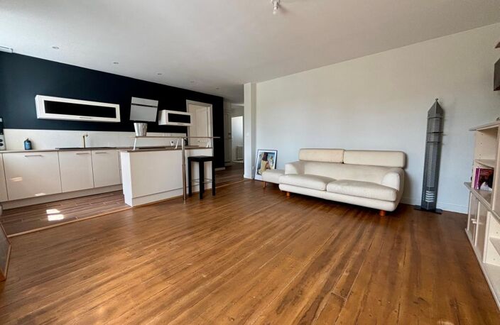 IMMEUBLE DE  RAPPORT OU GRANDE MAISON FAMILLIALE EN PLEIN CŒUR DE FISMES ! — photo 3