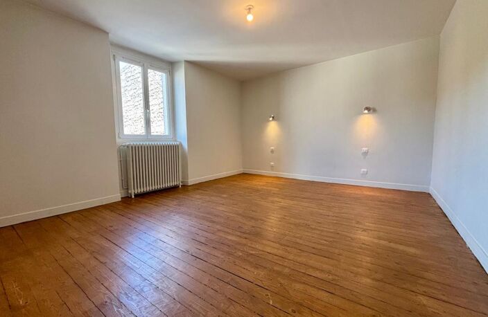 IMMEUBLE DE  RAPPORT OU GRANDE MAISON FAMILLIALE EN PLEIN CŒUR DE FISMES ! — photo 4