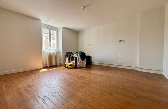 IMMEUBLE DE  RAPPORT OU GRANDE MAISON FAMILLIALE EN PLEIN CŒUR DE FISMES ! — photo 5