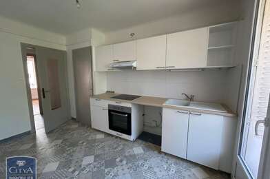 Appartement 4 pièces 962 €