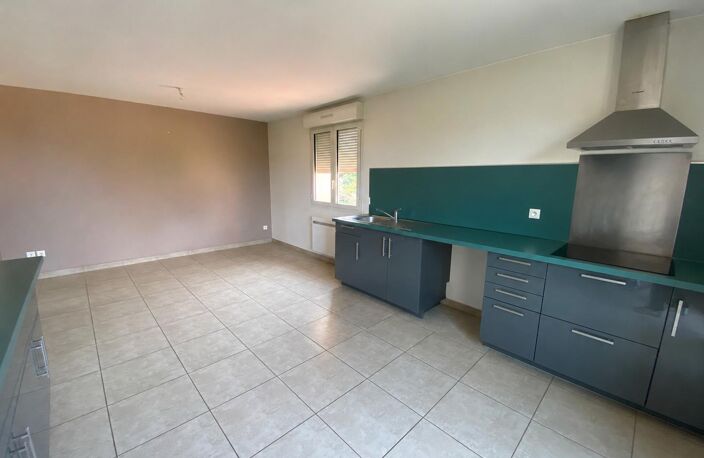Location maison 4 pièces 91 m² à Thuir (66300) — photo 2