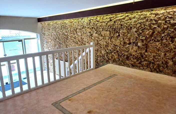 LOCAL COMMERCIAL HYPERCENTRE env. 55m² — photo 4