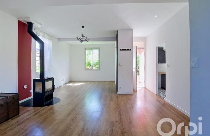 A vendre maison Type 4 de 91 m² de plain-pied rénovée sur un terrain de 508 m² – Secteur Valbertrand — photo 2