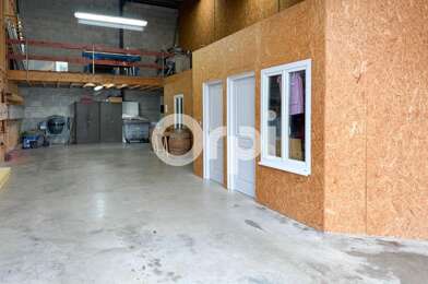 Local industriel  183750 €