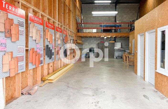 Local professionnel ST LAURENT DE LA PREE — photo 5