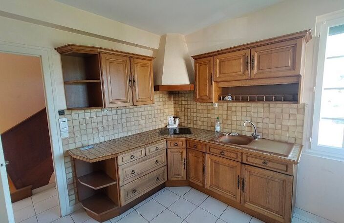 VILLENTROIS - MAISON S/ SOUS-SOL  T6 - Garage - Dépendances et extérieur clos — photo 2