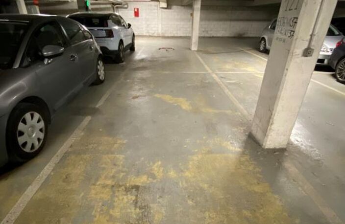 Parking À Louer — photo 2