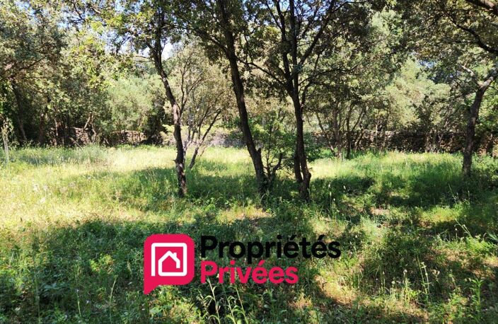 Uzès, terrain de 2600 m2 — photo 3