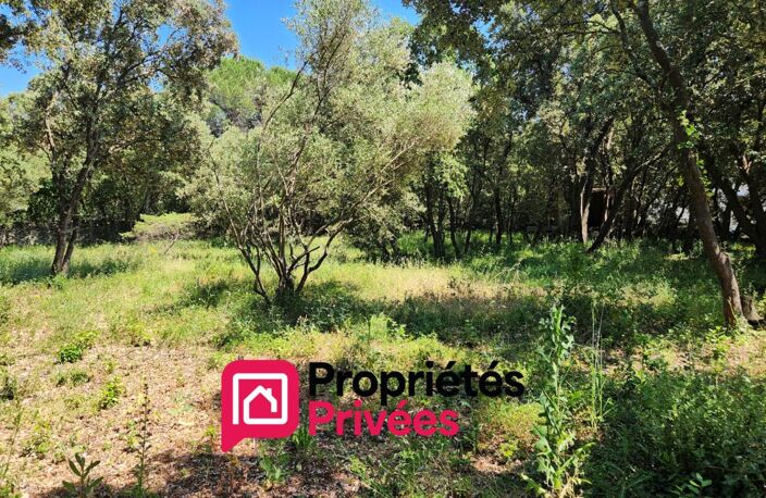 Uzès, terrain de 2600 m2 — photo 4