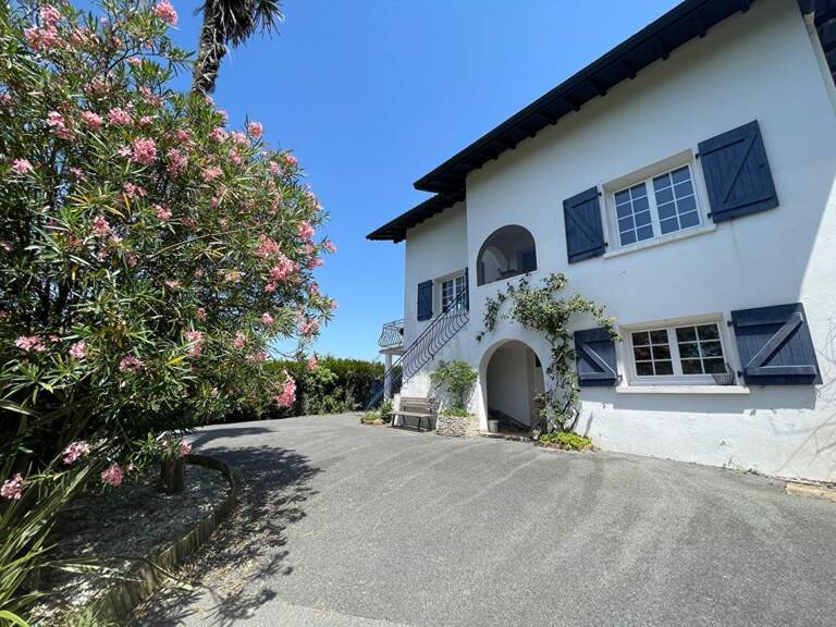 CAMBO LES BAINS, Propriété familiale — photo 1