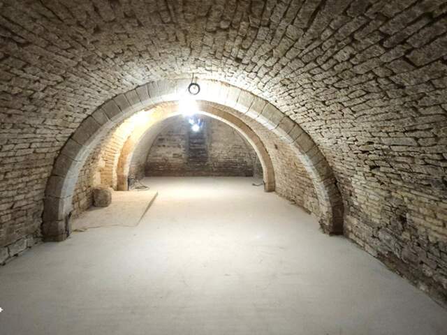 Caves  Voutées — photo du bien
