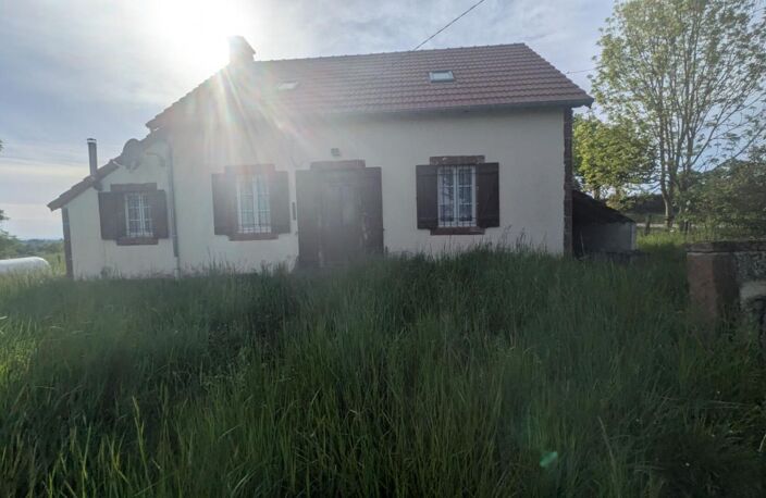 Maison de campagne avec toit récent et dépendances — photo 2