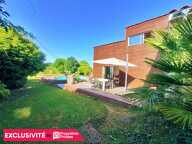 Maison de caractère au style unique 125 m² 6 pièces avec piscine garage et vue nature à Quinsac — photo 4