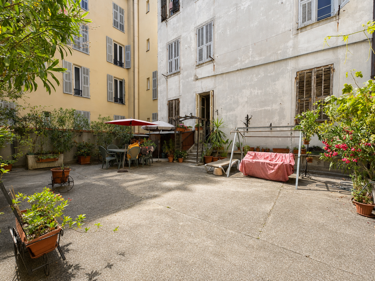 NICE HYPER CENTRE - Appartement 4/5 pièces de 98m2 avec terrasse SUD 90m2