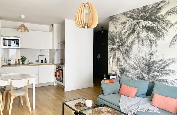 T3 de standing meublé avec grand balcon, parking et matériaux de qualité ? à deux pas des Quais de Bordeaux — photo 2