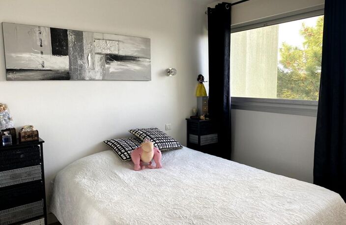 LA BAULE FACE MER  APPARTEMENT TRAVERSANT AVEC STATIONNEMENT ET CAVE — photo 5