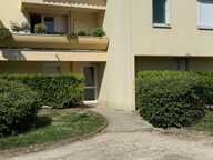 Appartement Dijon T2 environ 35m2 ,1 pièce à vivre de 23m2  rez de jardin très calme et agréable — photo 2