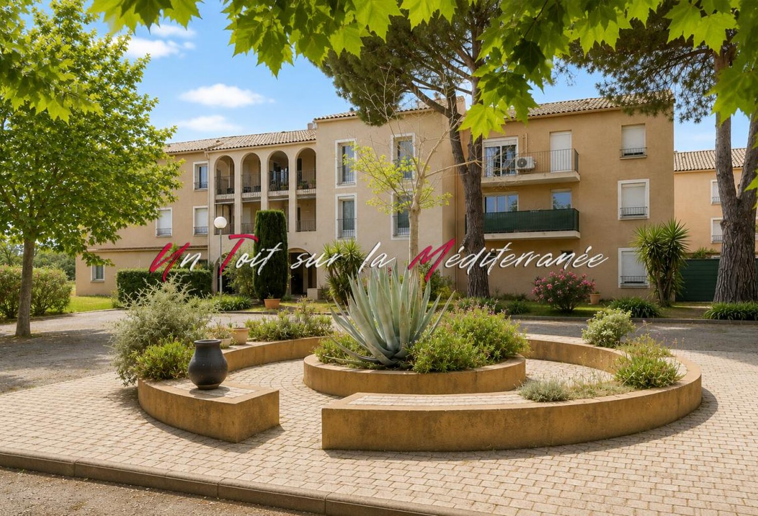 Appartement type 2 de 51m2 avec balcon et cave à Fréjus — photo 1