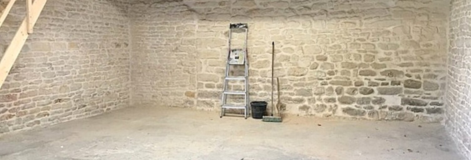 Garage  70 m² à vendre à Courçon (17170)