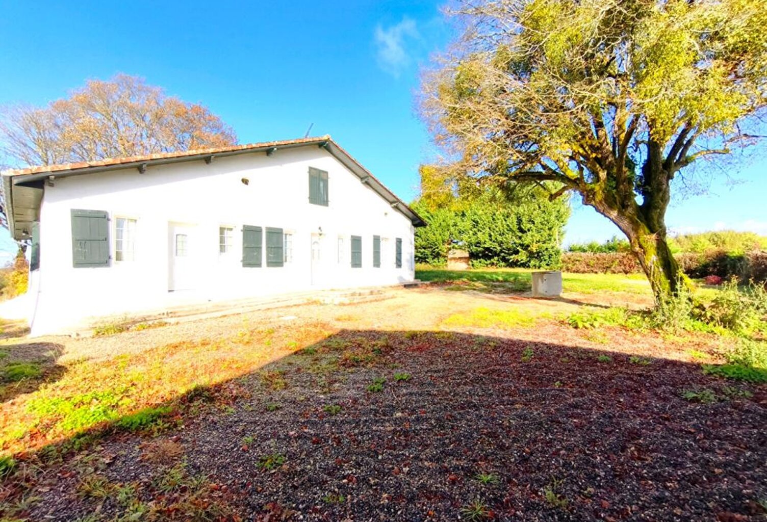 Maison Poyartin 4 pièce(s) 154 m2 plus garage 65 m2 et dépendance 37m2 — photo 1