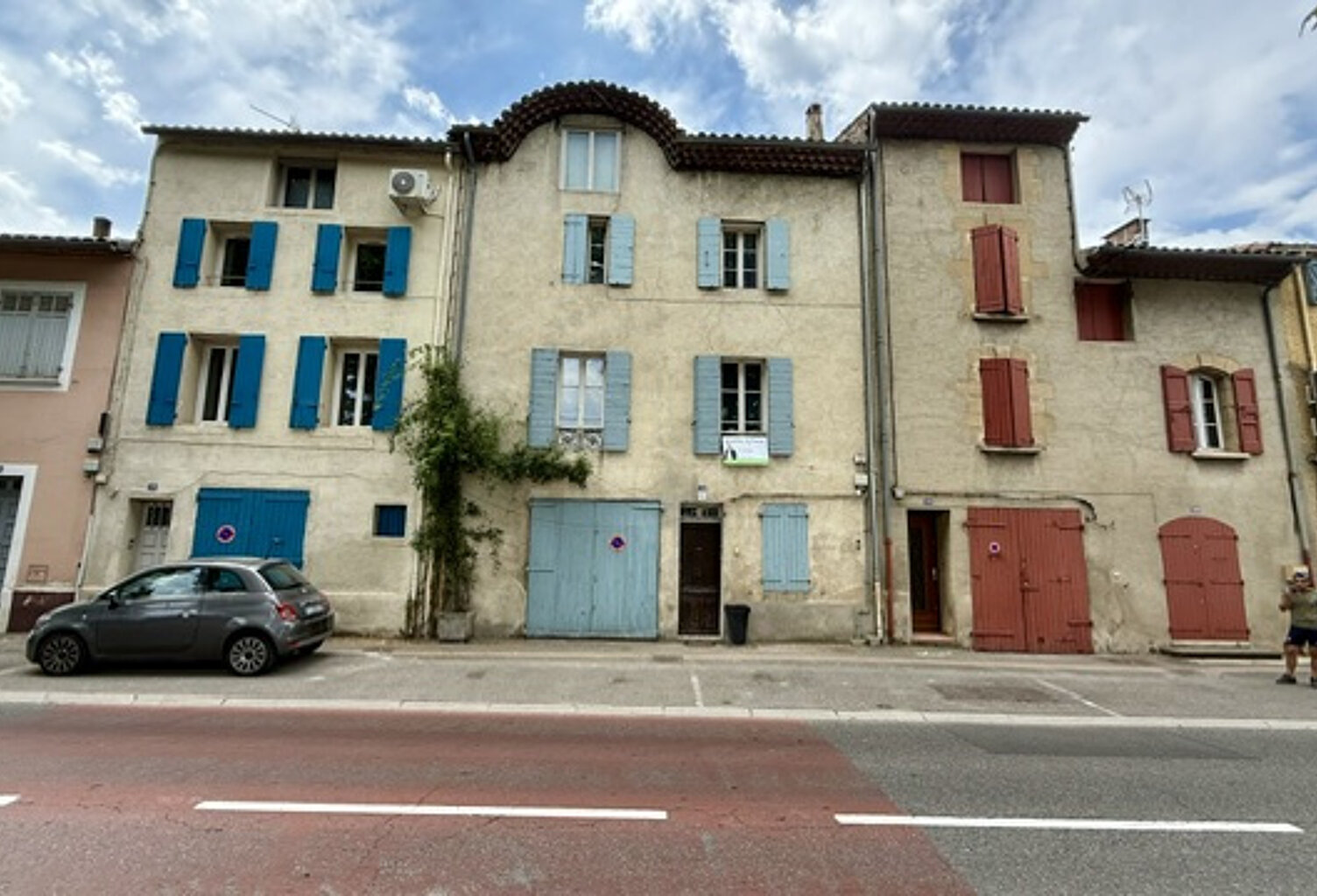 PEYROLLES EN PCE : MAISON DE VILLAGE AVEC JARDIN — photo 1
