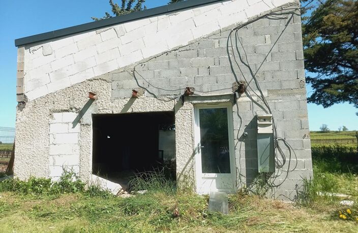 TERRAIN AVEC MAZET  et batiment agricole à Espondeilhan — photo 3