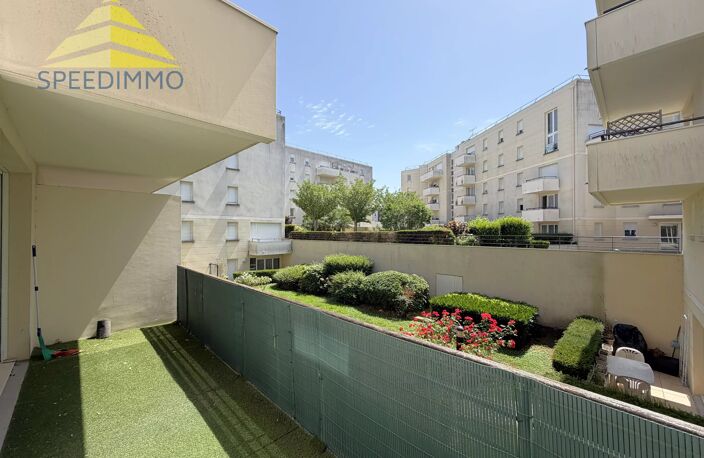 T3 EN RDC AU CENTRE DE COMBS LA VILLE — photo 2