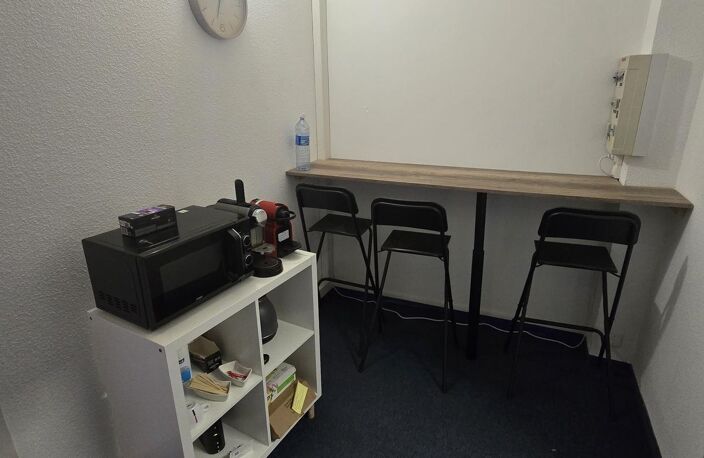 Location bureau  12 m² à Claix (38640) — photo 2