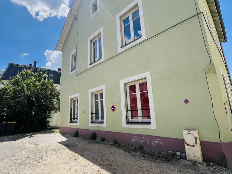 À Mulhouse, immeuble pour investir 287000 EUR — photo 1