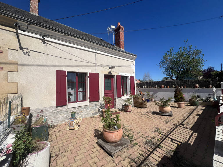 Maison d'habitation avec jardin — photo 1