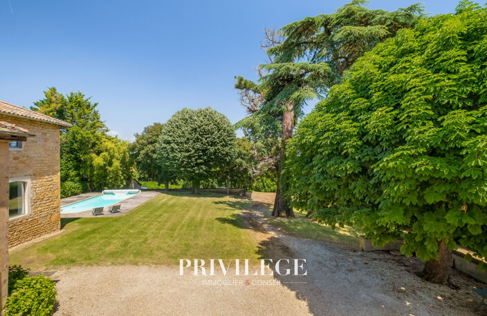 LOFT D'EXCEPTION DE PLUS DE 300 M2 AVEC PISCINE ET JARDIN PR — photo 4