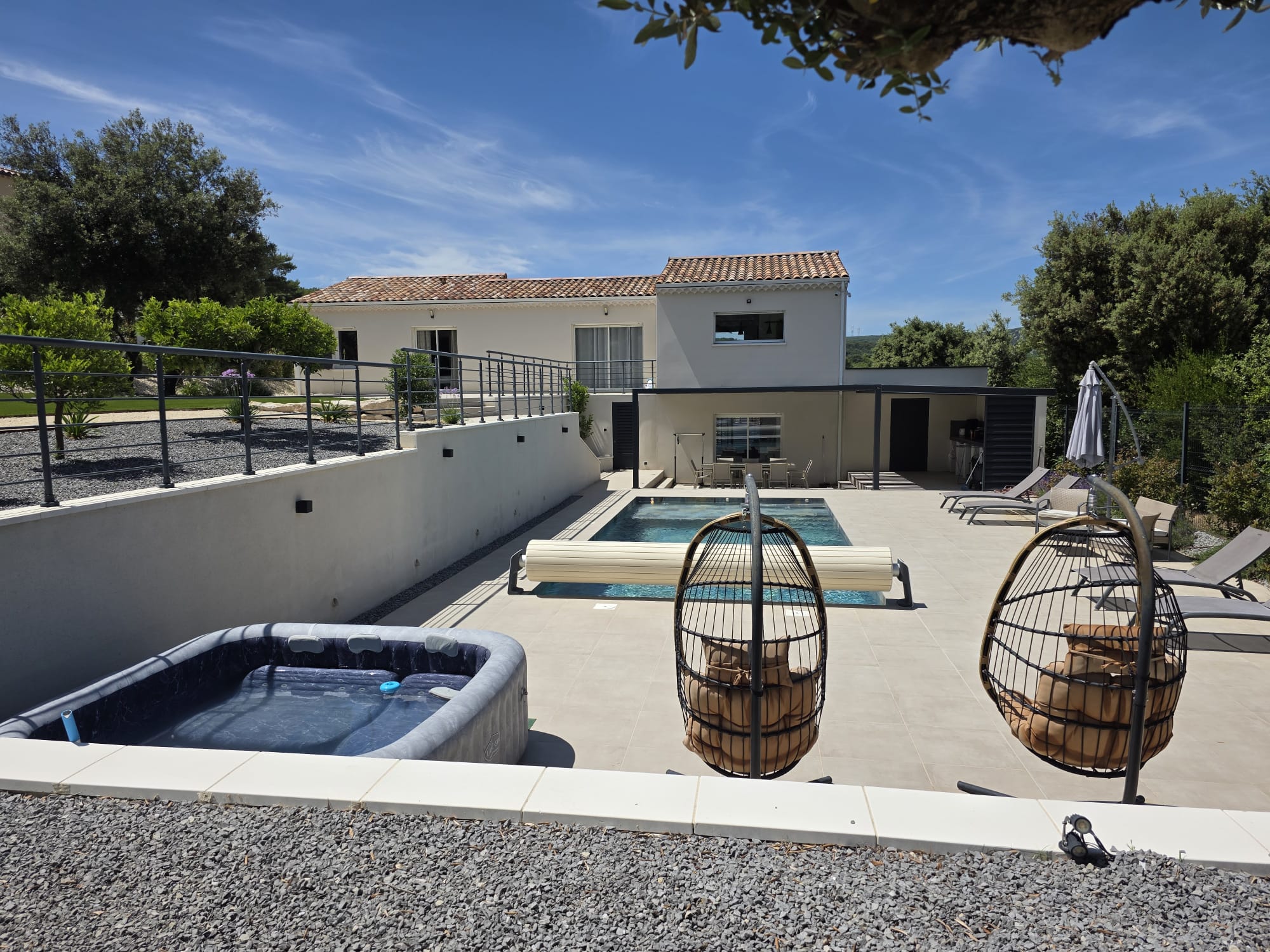 Villa avec piscine • Terrain 1 800 m² à SAINT MONTAN