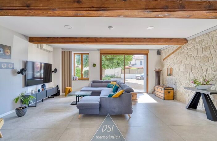 ? MAISON D’EXCEPTION AU COEUR DE NIEVROZ - 226m² DE CHARME ET DE LUMIERE — photo 2
