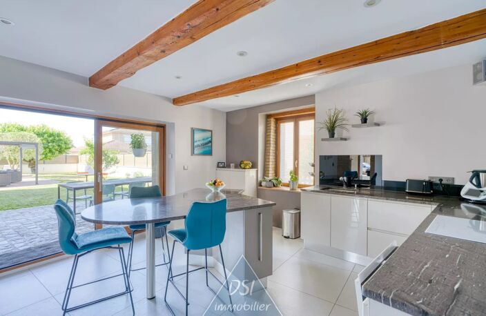 ? MAISON D’EXCEPTION AU COEUR DE NIEVROZ - 226m² DE CHARME ET DE LUMIERE — photo 4