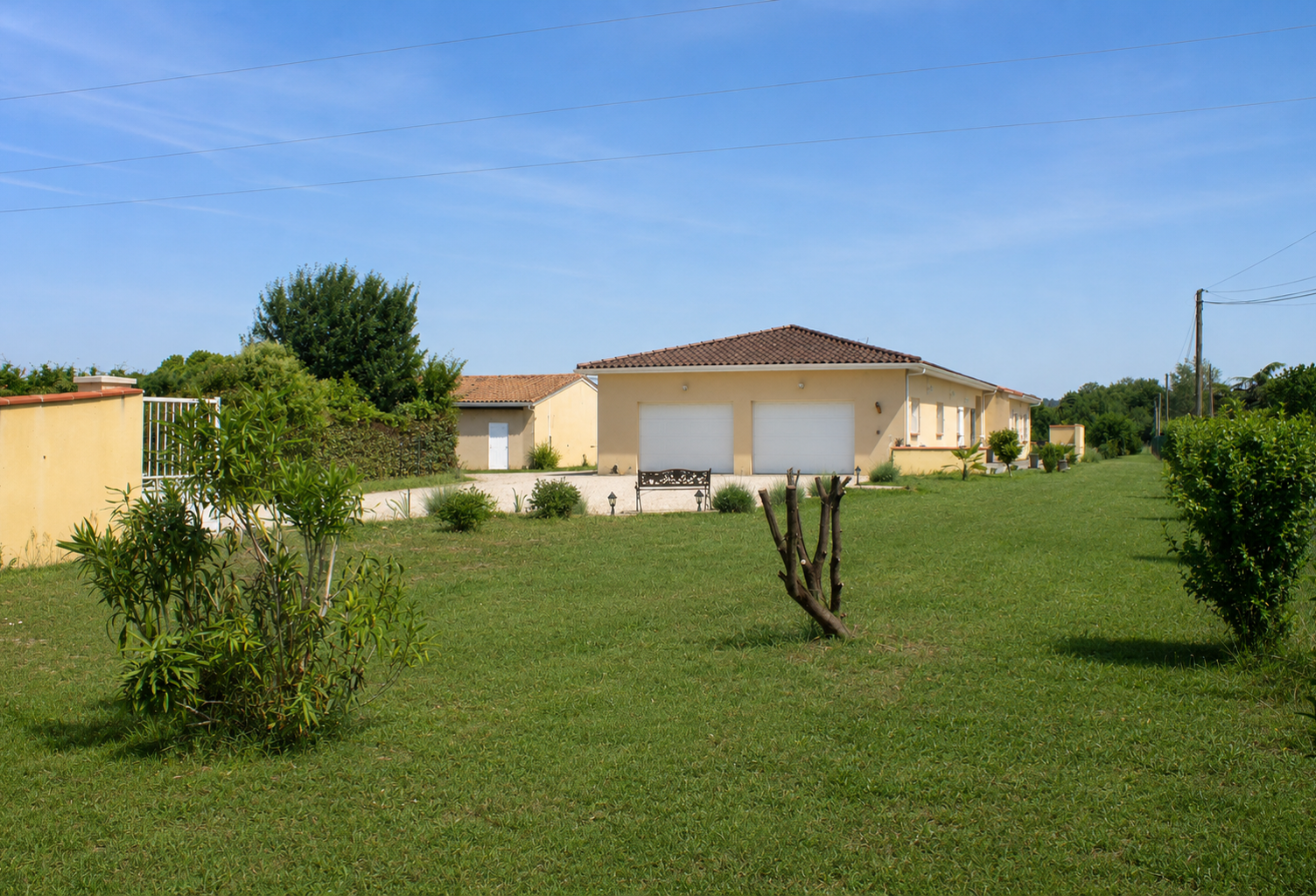 VILLA D'ARCHITECT ATYPIQUE - GARAGE 4 VOITURES TERRAIN 2657 — photo 1