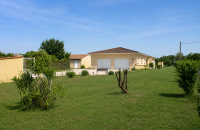 VILLA D'ARCHITECT ATYPIQUE - GARAGE 4 VOITURES TERRAIN 2657 — photo du bien