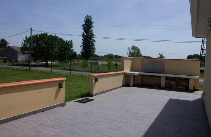 VILLA D'ARCHITECT ATYPIQUE - GARAGE 4 VOITURES TERRAIN 2657 — photo 5