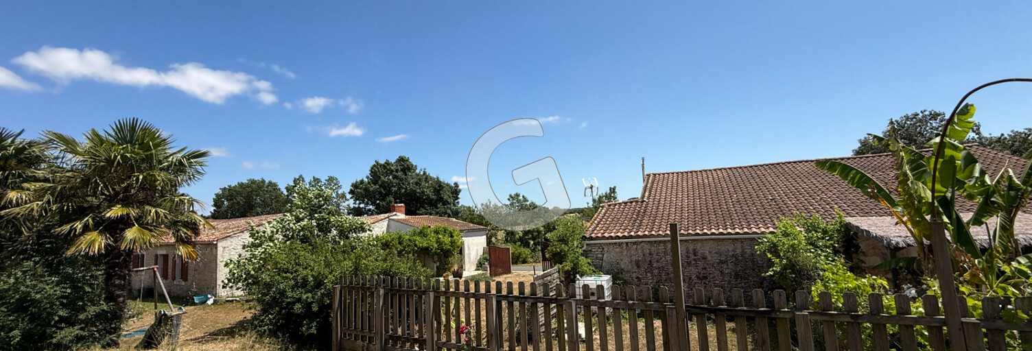 Maison 8 Pièces 219 m² à vendre à Lairoux (85400)