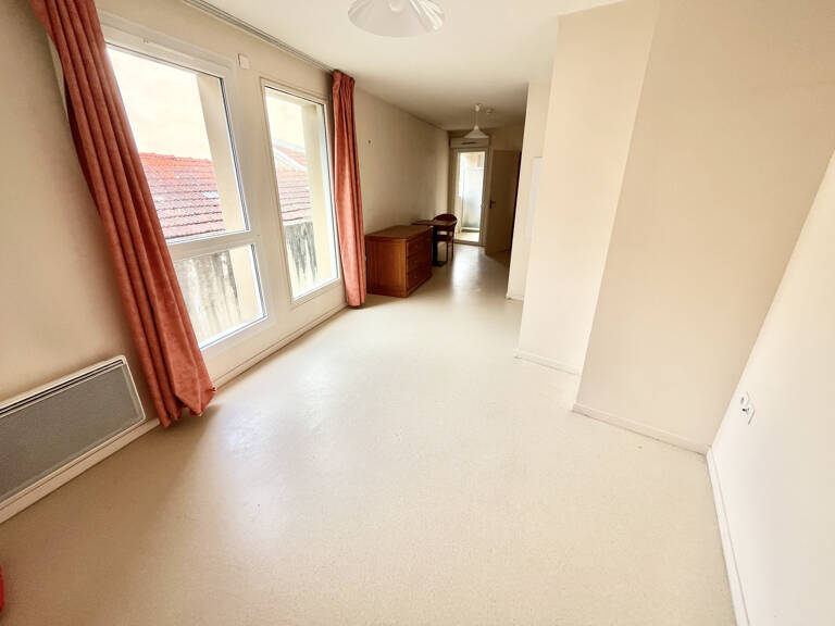 Studio 26.51 m2 - Balcon - Ascenseur - Proche mairie de Limo — photo 1