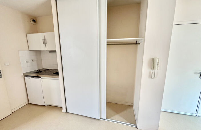 Studio 26.51 m2 - Balcon - Ascenseur - Proche mairie de Limo — photo 5
