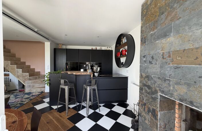 BESANCON CENTRE MAISON RÉNOVÉE 73 M² – JACUZZI, SAUNA & TERRASSE – FORTE ATTRACTIVITÉ LOCATIVE — photo 5
